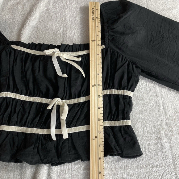 Thirty Thirty Milkmaid Cropped Top Women S Lot of 2 Black Cream Smocked Boho NWT - Picture 11 of 11